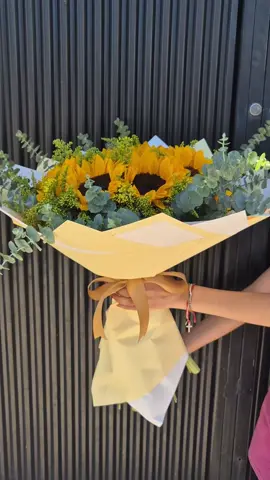 ramo de 10 girasoles #flowers #girasoles 