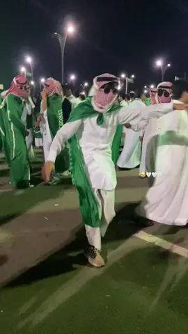 عاش ولدنا💚🤍#93saudinationalday #السعوديه #احتفال #رقص #🇸🇦 
