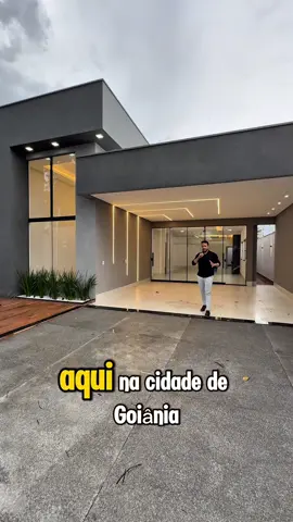 🏡 Casa à Venda – Vila Boa, Goiânia ✨ Detalhes do Imóvel 	•	Área total: 420m² 	•	Área construída: 290m² 	•	Garagem coberta para 2 carros paralelos 	•	Projeto moderno e espaçoso, com fachada imponente 	•	Ambientes amplos e bem planejados 	•	Acabamento em porcelanato 1,20x1,20m 	•	Projeto luminotécnico completo e sofisticado 🌟 Características 	•	4 suítes 	•	Sala com pé-direito duplo (Estar e TV) 	•	Lavabo 	•	Cozinha ampla integrada à varanda gourmet 	•	Área de lazer com banheiro, piscina com hidro e cascata 	•	Despensa + banheiro de serviço 	•	Roupeiro 💰 Valor de Investimento: R$ 1.494.000,00 📍 Localizada em uma das regiões mais valorizadas de Goiânia, unindo conforto, sofisticação e praticidade para sua família. #imóveis #goiania #fyp 