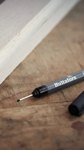 The Hultafors Ink Deep-Hole Marker is engineered for precise marking in confined spaces and deep or narrow holes. It is available with permanent red or black ink formulations, ensuring reliable performance on a wide range of materials and surfaces. #hultafors #handtools #workgear #professionaluse #professionalcraftsmen #craftsman #craftsmantools #carpenter #carpenters #joiner #constructionworker #constructionworkers #electrician #plumber #tradesmen #construction #toolsthattakeonanything #marker #deepholemarker