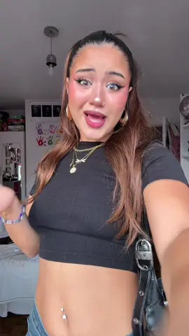 Chambre bien rangé + makeup clean qui peuuuut ?? 🙂‍↕️#pourtoii #fvpp 