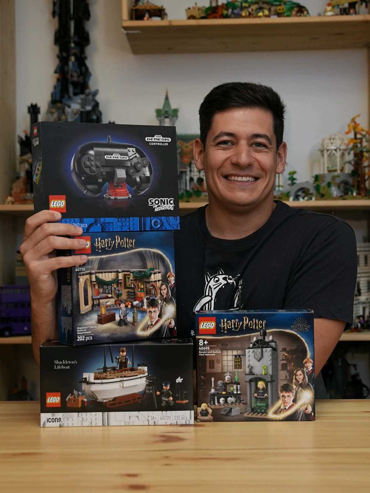 Deși încerc mereu să pun mâna pe G.W.P.-uri făcând achiziții LEGO, uneori se dau prea repede, alteori nu am ce set să cumpăr pentru a prinde acel G.W.P. și alteori... pur și simplu vreau mai multe (din diferite motive: investiție, cadouri pentru prieteni, display etc). 👀 Iar acum două săptămâni mi-am comandat 4 G.W.P.-uri și abia așteptam să vă vorbesc despre ele! 🤩   LEGO SONIC THE HEDGEHOG - SEGA Genesis Controller (40769) LEGO Harry Potter - Hogwarts Castle: Room of Requirement (40770) LEGO Harry Potter - Borgin and Burkes: Floo Network (40695) LEGO ICONS - Shackleton's Lifeboat(40769) Seturile au fost cumpărate la prețuri corecte (ba chiar sub prețul pieței în unele cazuri) de pe @OLX România și LLStore, că tot mă întrebați mereu dacă cumpăr de pe acestea două. Da! 😎 Cumpăr! 💰 Și le recomand pe ambele cu mare drag! 🙌🏻 Iar vouă vă urez spor construit și colecționat! ✌🏻