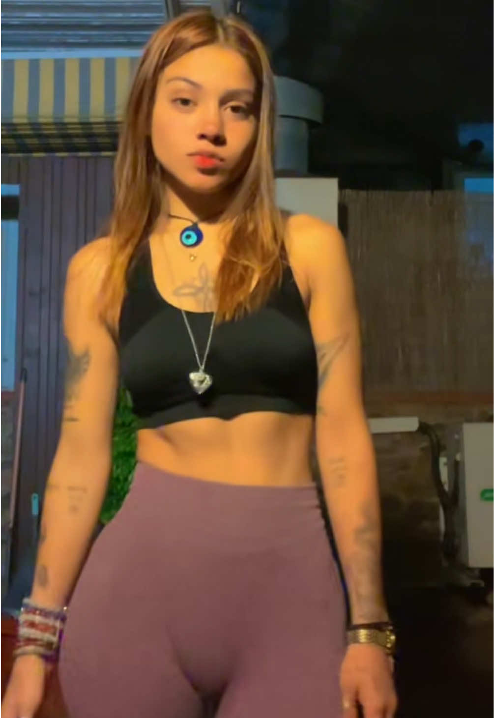 Si llegamos a los 100 comentarios lo vuelvo hacer, exactamente hoy hace 2 años🥹⚡️como pasa el tiempo  Pd: estaba más flaca 🙂‍↕️ #Recuerdos #libra #nikelle #fyp #fouryou #latina #trend #youngmiko #girly #volada  🌬️🌱 