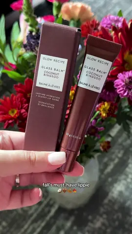 your next fall obsession @Glow Recipe 🥥🤎🍂🍁 #glowrecipe #glowrecipecoconutbingsoo #coconutbingsoo #glowrecipelipbalm #glowrecipeglassbalm 