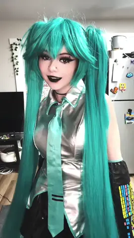 i love this songgg  . #cosplay #alt #hatsunemiku #miku #hatsunemikucosplay 