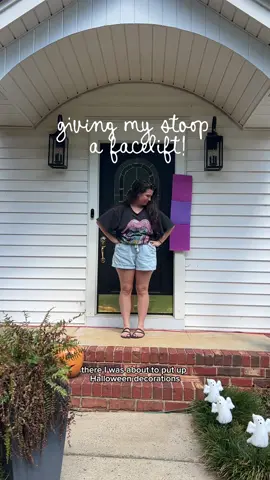 FRONT STOOP GLOW UP!!! Just in time to COVER it in pumpkins!!!! #colorfulhome #diyhome #diyhomeprojects #homeimprovement #fallaesthetic 