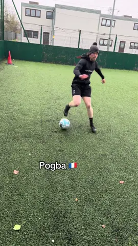 Which is Your Favorite Midfield Turn? Can Never Practice The Basics of Recieving and Scanning Too Much! Its Also Good to practice a variety of turns so you become press-resistant and unpredictable. Do you Turn like Modric, Iniesta, Kroos, Pogba, Gravenberch or Hazard #profootballer #midfielder #firsttouch #individualtraining #leagueofireland 