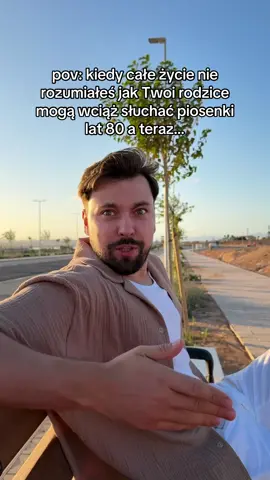 to jak, kto z Was uwielbia sluchac  piosenki lat 2000? HAHAH 🤠