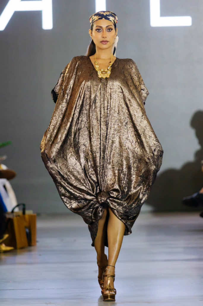 #CapCut @ATELIER.H.USA @Philly Fashion Week #drrhodes #pfw #nadianeubert #trending 
