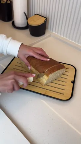 Por que existe uma tábua só pra cortar pão? 🍞 Essa é a Tábua Migalheira da Linha Lume #migalheira #bambu #mesaposta #comprinha 