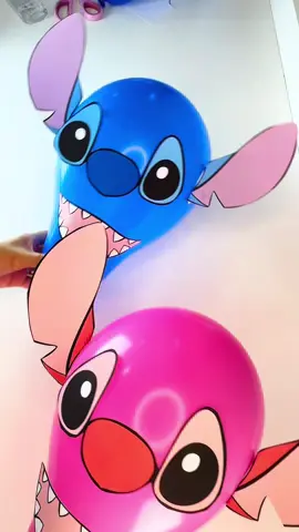 🎁 KIT LEMBRANCINHAS STITCH – 💙💗 Um kit fofo, criativo e super divertido para marcar as férias com muito encanto! O que vem no kit? 🧢 Viseiras do Stitch e da Angel – nas cores azul, rosa e para colorir 🎈 Enfeites para balões – azul, rosa e versão para colorir 🖍️ Caderninho de colorir 💡 Ideal para enviar como lembrancinha no fim do semestre, para atividades de férias ou até como mimo especial!