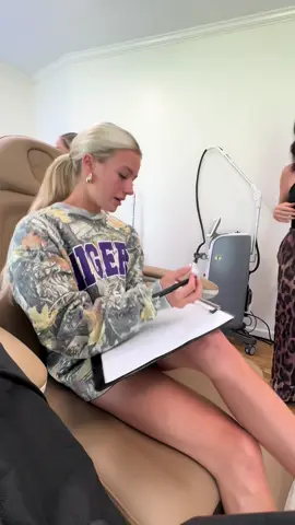 Love it over here ! 😆💋💉@Salt & Stone 