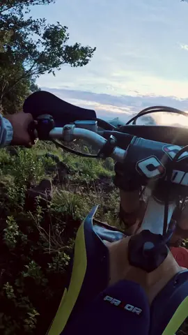 Que vista 😍🤯#paratiiiiiiiiiiiiiiiiiiiiiiiiiiiiiii #fpyシ❥ #endurocross #atitlanguatemala 
