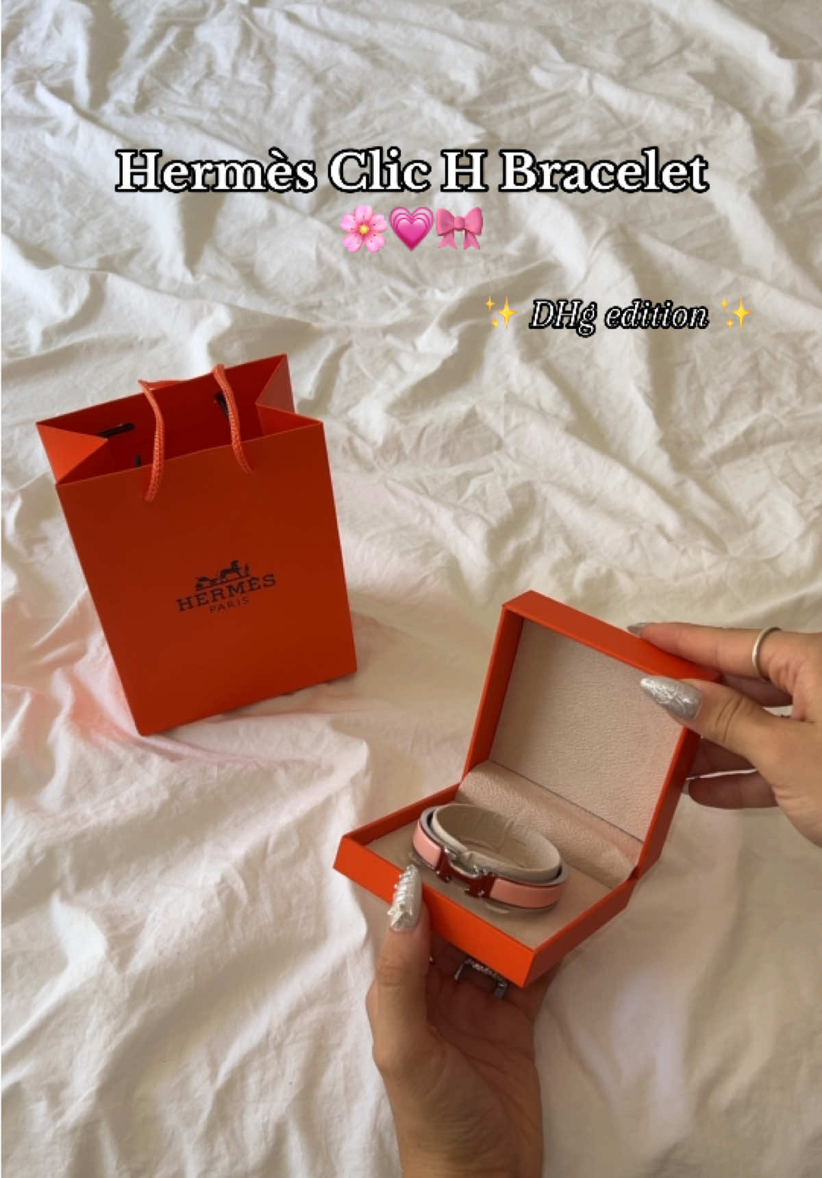 Had my first Hermès bangle in white, pink was right up next! It is so versatile, I get the change to wear it everyday basically! 🥺🩷 #hermesbangle #unboxing #luxuryfashion #designerjewelry  #creatorsearchinsights   
