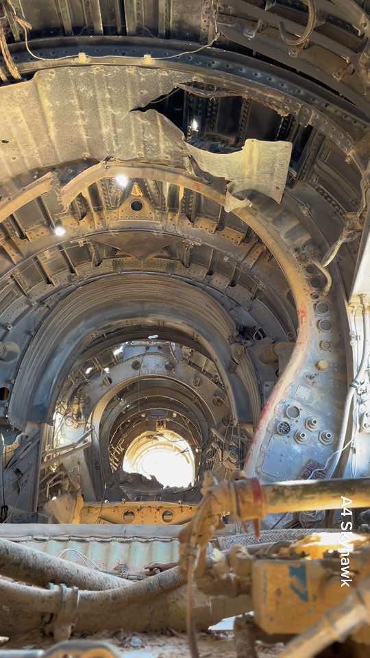 under the skin   #IAF #skyhawk #a4skyhawk #airforce  #mcdonnelldouglas 