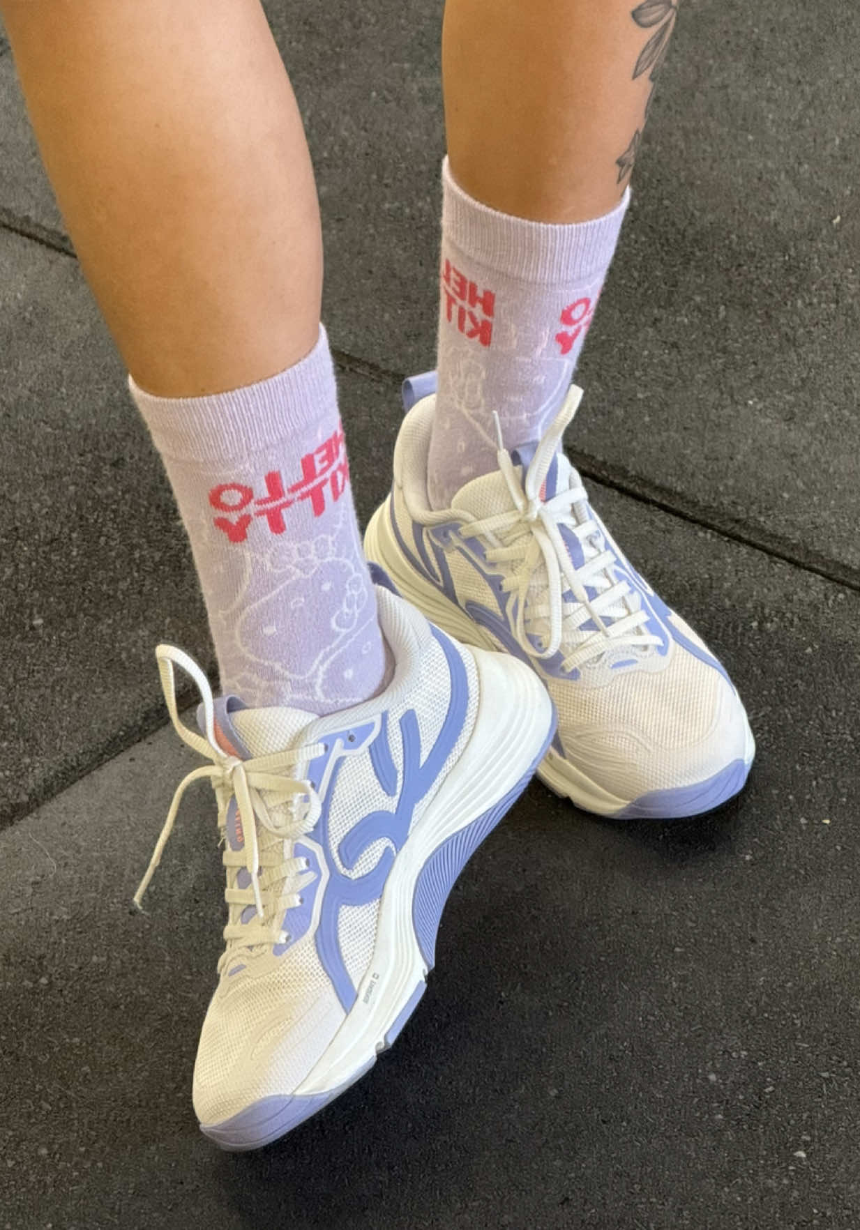 Respondendo a @Lohaine Barreto  ele fica lindo no pé também #olympikus #olympikustreino #tenismusculação@Olympikus 