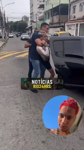 URGENTE 🚨 O suspeito conhecido como Menor Piu foi preso neste momento pela Polícia Civil. Ele é ligado ao rapper MC Oruam. Durante a abordagem, estava com outras pessoas que tentaram resistir, mas a operação foi rápida e sem feridos. 