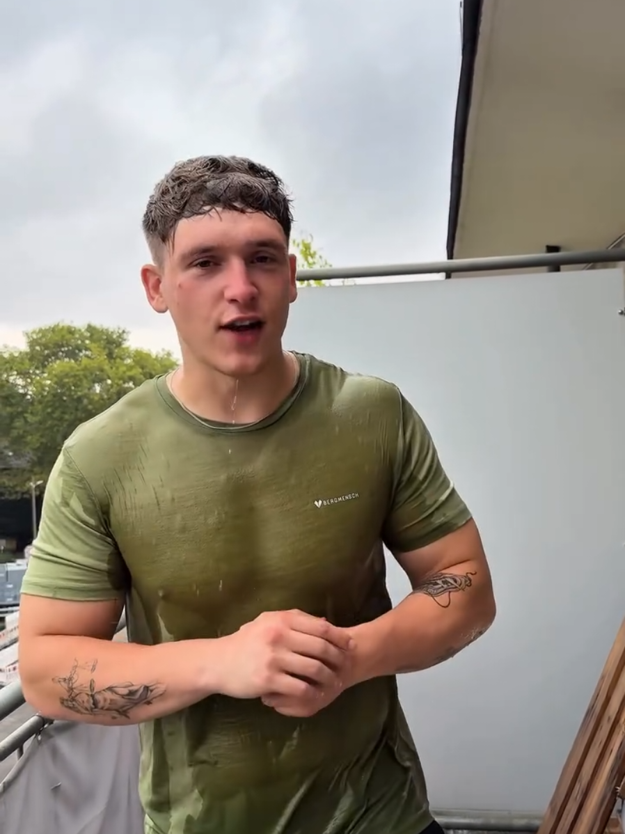 @nilsweu ⬆️ #wetguys #wettshirtcontest #wettshirt #wetshirt #soaked           