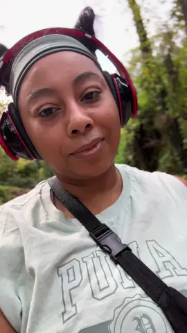 I love walking outside in the morning before it gets too hot. #plussizeworkoutclothes 