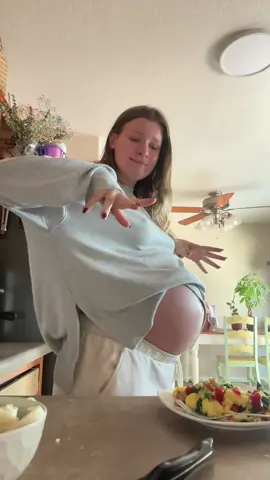 Realistic day pregnant with twins 31 weeks , I’ll be more productive tmmr lol  #twins #boys #diditwins #31weekspregnant #mom 