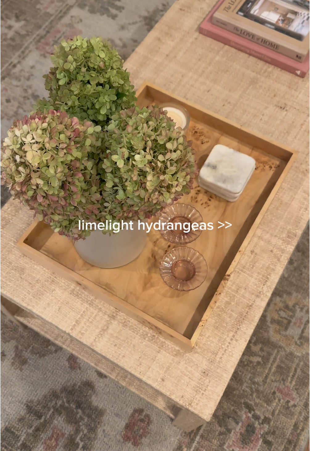 Making these flowers my whole personality this week 🌼🌸🌻 #fallflowers #hydrangeas #limelighthydrangea #falldecor #flowerarrangement #freshflowers #flowerdecor #homedecor 