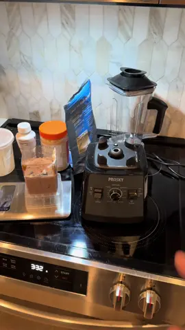 Using my new blender to make Protein Milkshakes! #proteinshake #protein #blender 