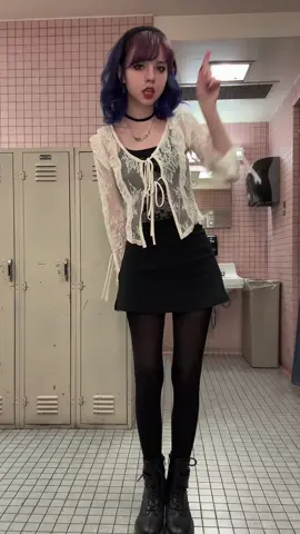 Guys I’m so tired today but I have tech all week so I need to get homework done asap #outfit 