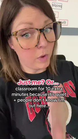 You know that voice in your head when you feel like you’re doing something wrong but you aren’t… #itsmejulieg #bestiecommunity #tuesdaythoughts #hiding #fyppp 