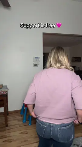 This oversized shirt is so comfy and a little heavier material! Perfect as a sleep shirt too ☺️ #comfrt #comfrtclothing #comfy #comfyclothes #womensclothing 