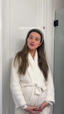 while yes I do have pregnancy brain… I was just born this way 💀🤣🤣 @Bloom Nutrition #bloompartner 