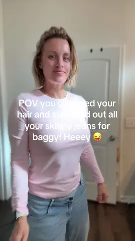 Obsessed with the baggy jean trend! And so comfy! #halaraeveryday #baggyjeans #momfit #thisis40 #halarajeans  @Halara_official 