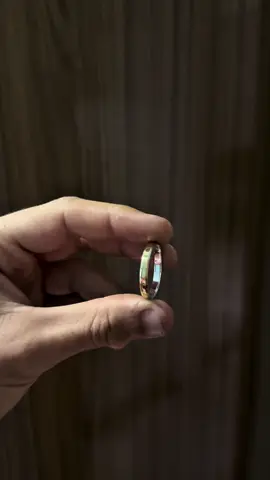 Aliança de pai pra filho, já tinha visto?  Se fosse em ouro ou prata, a melhor opção seria derreter e fazer outra.  #trabalho #arte #curiosidades #fyp #viral 