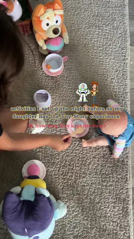 made coffee and b-fast with few interruptions today #toddleractivities #playinvitation #señoralife #creativeplaytime 