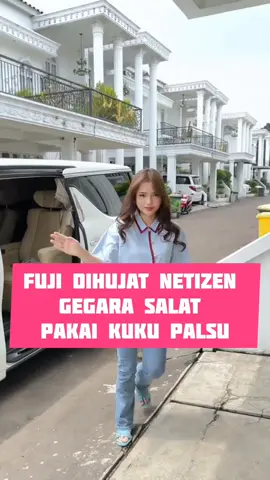 Fuji Dihujat Habis! Salat Pakai Kuku Palsu Bikin Geger Netizen! #fujiantiutami #fuji #fujian #gosipterbaru #gosipartis #artisindonesia #selebritiindonesia