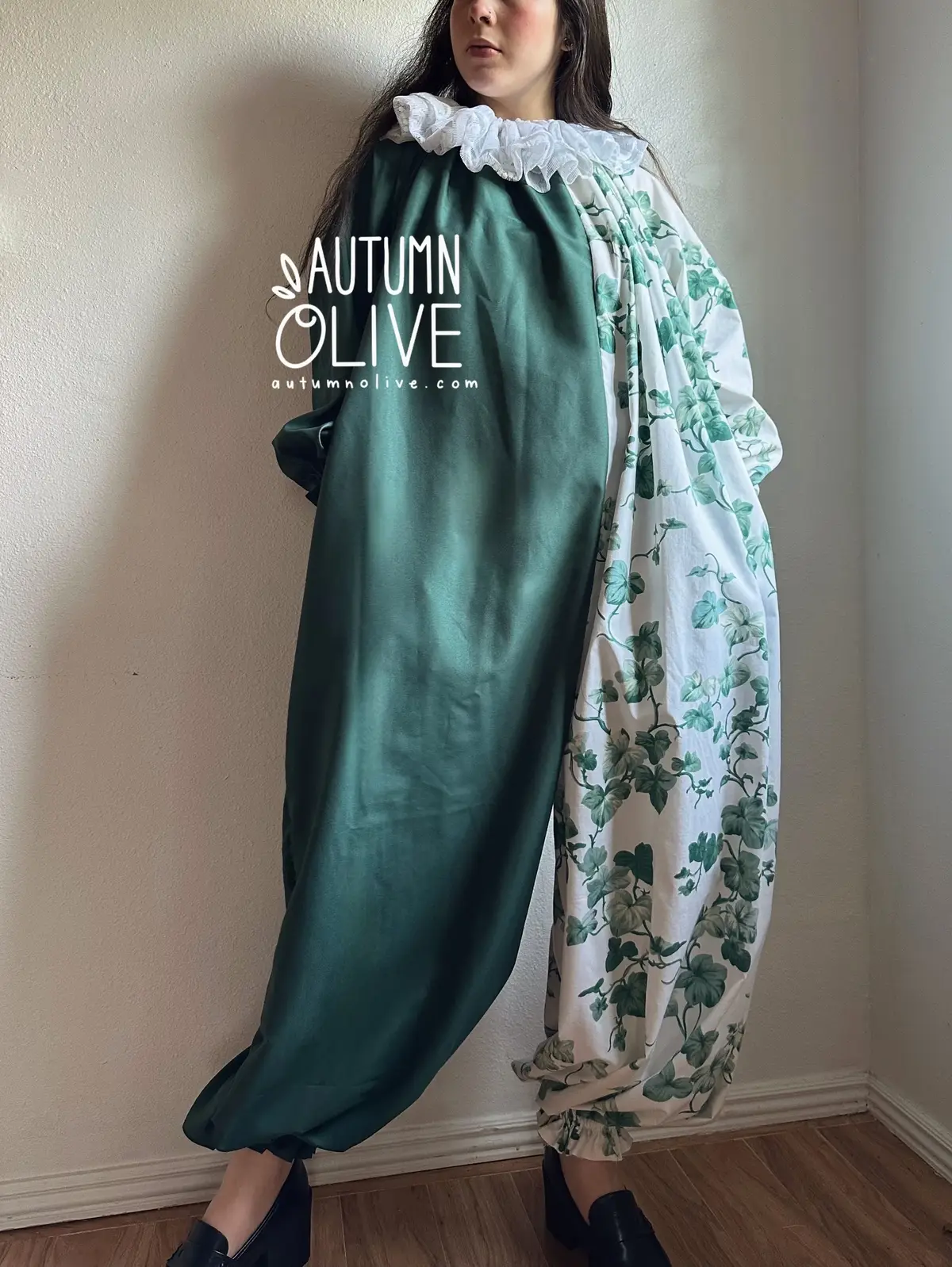 I loved making this one ♡ you can see the process in action with the video tutorial linked throughout the autumn olive clown costume sewing pattern! on sale now with code FALL25 🍂✨ happy autumn! • #clowncostume #sewing #autumnolive #halloween #clown