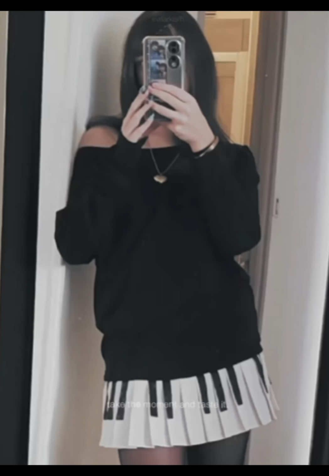 my perfect beautiful angel sparkle muffin wellsy ☹️🩷 #hannahwells #thedealellekennedy #offcampus  cc sparkofires  hannah wells, off campus series, off campus first look, off campus, garrett graham, hannahgarrett