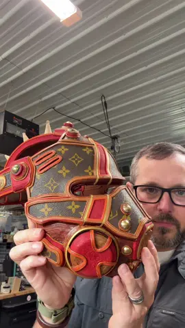 Test Fit Time 🔥🛠️ Just slipped into Luxury Looted Psycho for the first time — and this mask feels like it came straight out of a golden loot chest in Borderlands 4. Upcycled couture stitched into wasteland madness, brass and leather clashing with pure Psycho energy. This one’s more than just wearable art… it’s chaos draped in luxury. What do you think — would you rock this into the next vault raid? ⚡💀 #LuxuryLootedPsycho #Borderlands4 #UpcycledArt #LootChestDrop #PsychoMask 