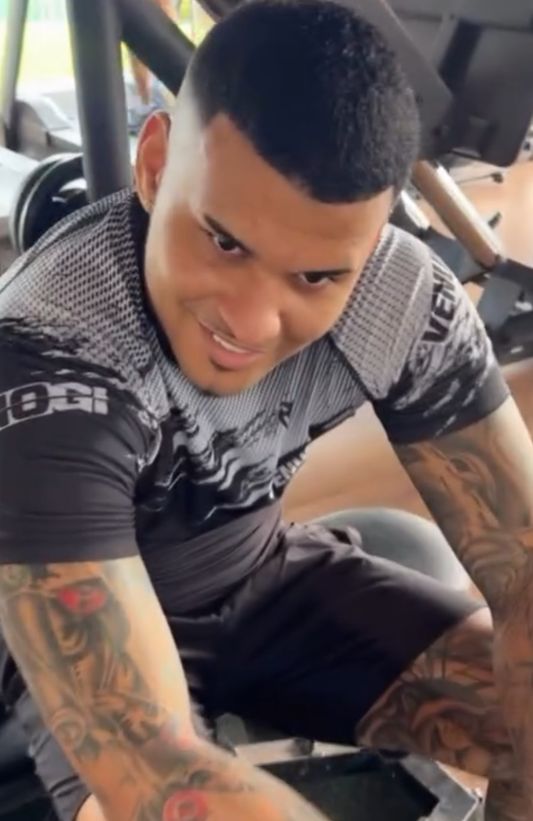 Neiff saf4dinh0🤭❤️‍🔥 . . #explore #neiff #eduardagutierrez #fy  . . @ANDERSON NEIFF 👍🏻👎🏿 