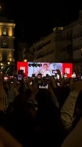 Saturno, concierto Pablo Alborán en puerta del sol, Madrid 🇪🇸  #pabloalboran #madrid #km0 #puertadelsol #saturno @Pablo Alborán 