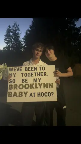 And he got me a vinyl 😏 #hocoproposal #Homecoming #gay #boyfriend #viralvideo 