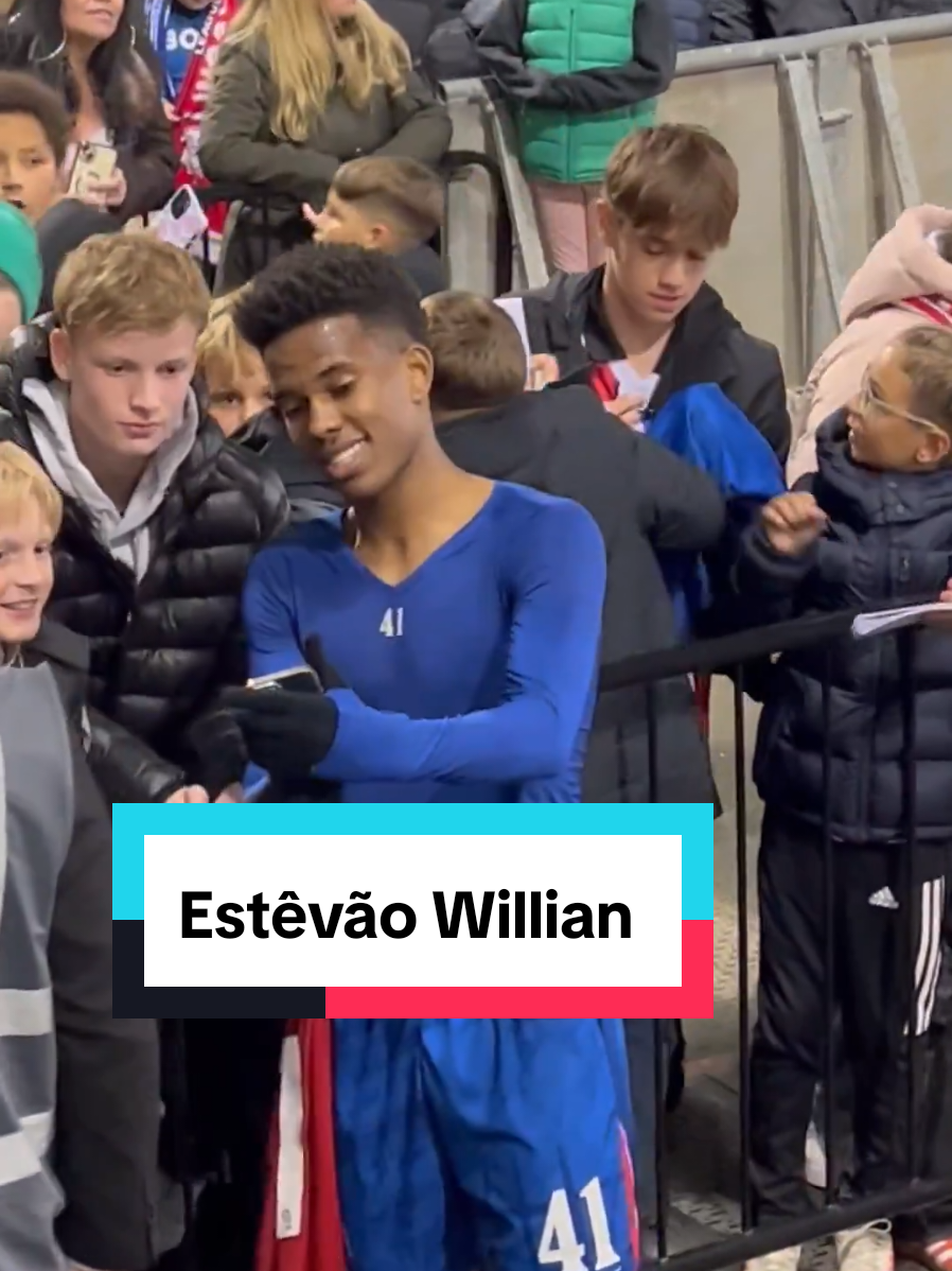 Estêvão Willian signing Autographs and giving making selfies 🤳 with Lincoln fans after knocked out small club Lincoln. Estêvão has a good heart #Chelsea #foryou #estevaowillian #lincolnfc #carabaocup 