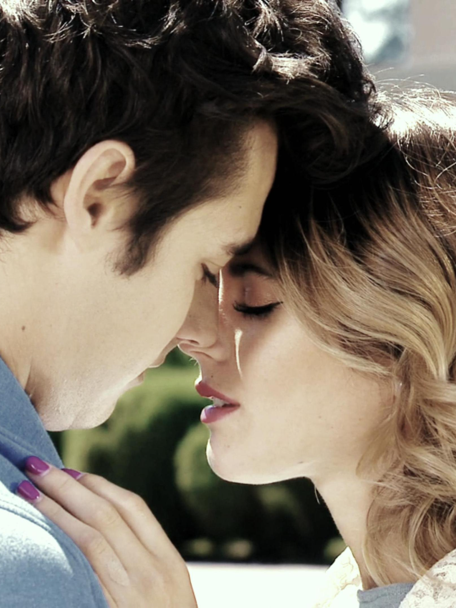 ross being friends with leon and knowing leonetta's lore was a crazy plot line😅 | this song is still a banger | scp:@blvscenes | #Edit #violetta #leonetta #disneyedit #fyp #xybca #zxycba #rosslynch #tinistoessel #jorgeblanco | leon y violetta edit - heart made up on you by #r5