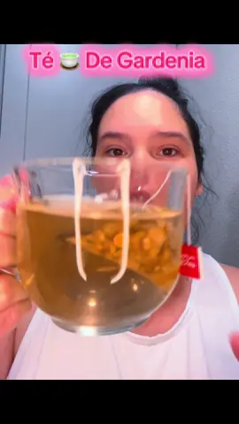 Amé este té! ☕ Natural, delicioso y hecho con ingredientes que realmente conocemos: gardenia, hickory, diente de león, hibisco y más. Todo 100% natural, sin químicos ni aditivos, así que es seguro y saludable para tu cuerpo. Me encantó cómo sabe y cómo me hace sentir, y estoy segura de que a ti también te va a encantar. 💛 Si quieres probar un té que realmente cuida de ti y que está hecho con amor y naturaleza, dale clic y pruébalo ya. ¡Te va a encantar tanto como a mí! ✨ #tea #healingtea #teatime #te #sample 