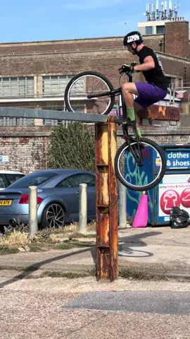 #charlierolls #trials #streettrials #mtb #bike 