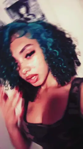 #bluehair #curlyhair #nyc #skunkstripeinspo #curlyhairstyles 