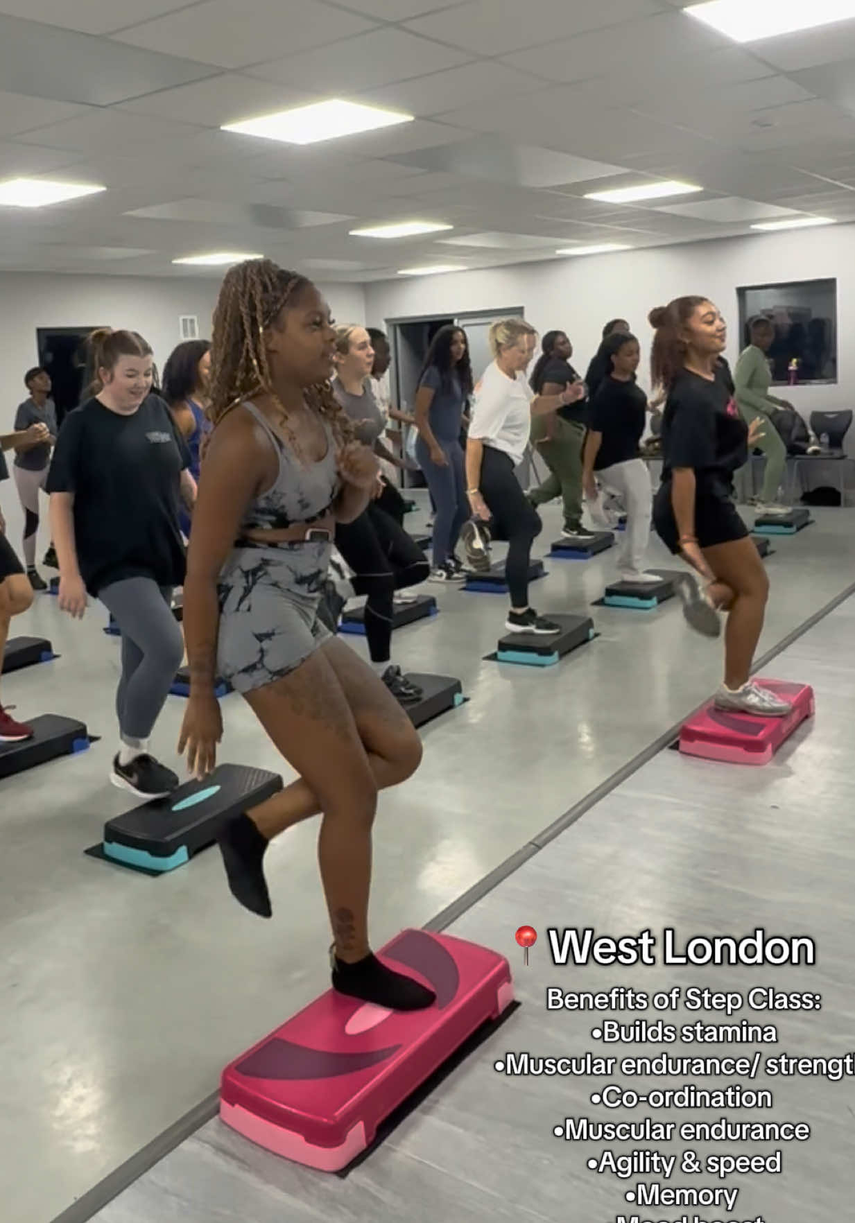 Join us for Step Classes in West London every Monday / Tuesday/ Friday! DM for more info ℹ️ #StepClass #stepnflex #fitnessclass #choreography #workoutmotivation 