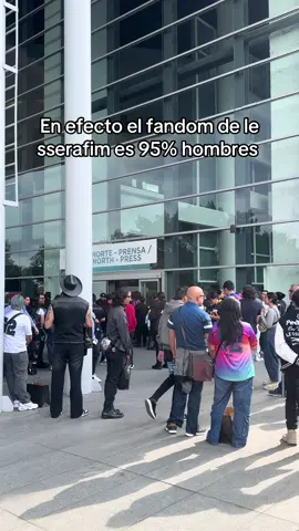 yo juraba que éramos más nenas pero creo que no jaja🥺🥺 #lesserafim #concert #mexico🇲🇽 