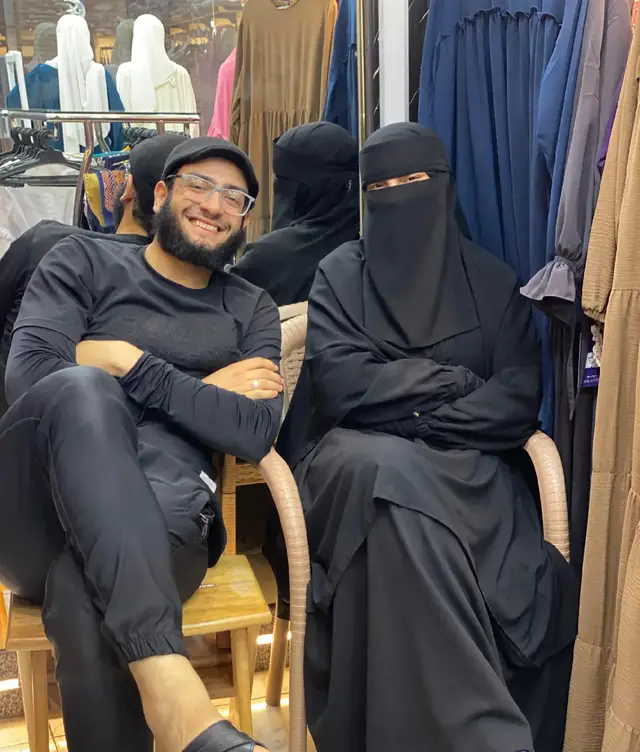 وأنتَ طريق وأنتَ الصَديق  وأنتَ الجهاتُ و كلُ النظر   سخيّ المودة ، حُلو الطباع   حبيبُ الفؤادِ رفيقُأ لعُمر..🖤  .     .     .     .     .       #fyppppppppppppppppppppppp #fypシ゚ #الحلال_أجمل_وأنقى_حب💍ّ❤️ #الحمدلله_دائماً_وابداً #fyp 