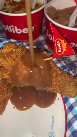 I hope I get to try the Katseye fried chicken from Jollibee. Didn’t think it would get sold out so soon! #jollibee #fyp #food #foryoupage #foryourpage 
