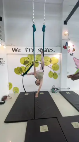 #yogafly #yogaflow #ผมแม่ยาวมากกกก #เทรนด์วันนี้tiktok 
